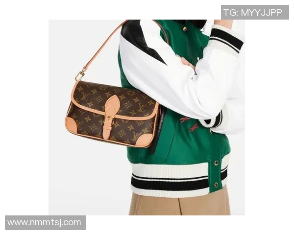 足球明星lv旅行包时尚与运动的完美结合让你轻松出行尽显魅力风范